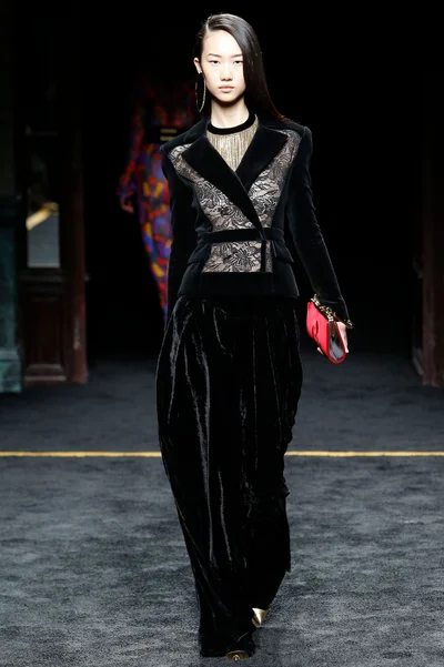 Look 32